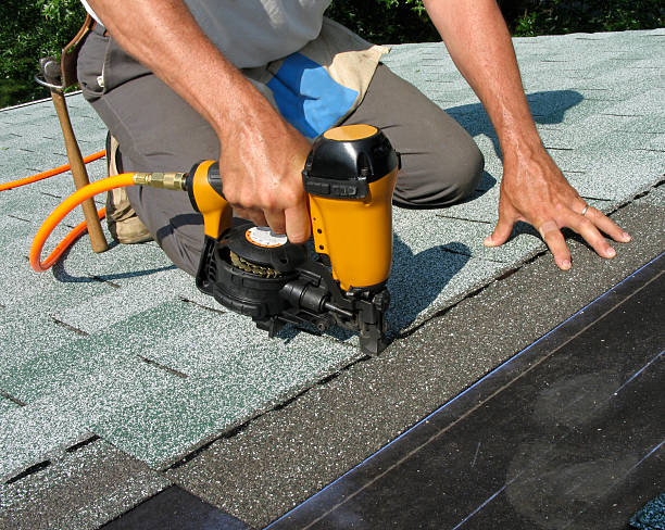  Falls Church, VA Roofing Contractor Pros